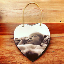Load image into Gallery viewer, Hanging Heart Photo Slate